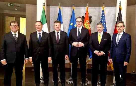 VUČIĆ SE SASTAO SA SPECIJALNIM IZASLANICIMA: Očekuju se novi <span style='color:red;'><b>pritisci na Srbiju</b></span>